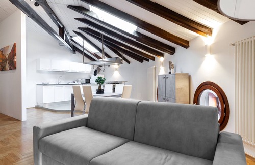 Mestre Apartment | Perfect Attic Floor Venice Apartment with Spa and Breakfast