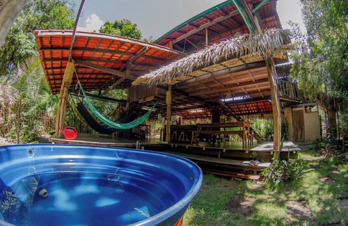 Alter do Chao House | Cozy Forest Retreat with Spa and Breakfast near Igarapé