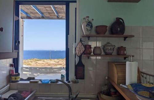 Lavreotiki Apartment | Oceanfront Attic Meltemi with Pet-Friendly Amenities