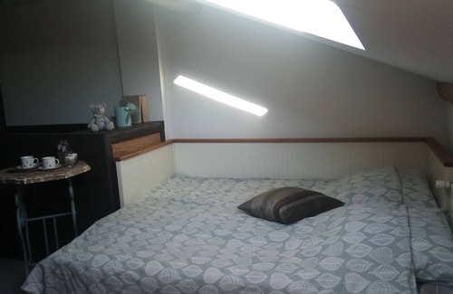 Berig-Vintrange Bed & Breakfast | Cozy Attic Room at Les 2 Granges with Spa & Breakfast