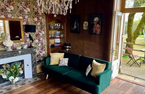 Lanouaille Bed & Breakfast | Cozy Attic Suite at Maison de Mags & Mags for Families