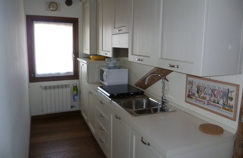 Castello Apartment | Elegant Attic with Roof Terrace Near the Biennale