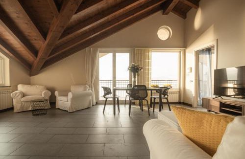 Reno House | Elegant Attico Borromea: Pet Friendly with Pool Access