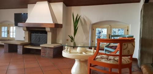 Ovest Apartment | Kid-Friendly Attico con Terrazza at Villa Marianna Rated 9/10