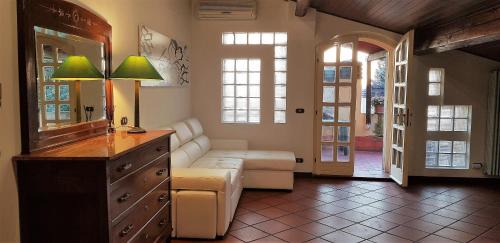 Ovest Apartment | Kid-Friendly Attico con Terrazza at Villa Marianna Rated 9/10