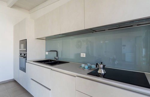 Castromediano Apartment | Tranquil Attico di Leo: Relax with Spa & Hot Tub Access
