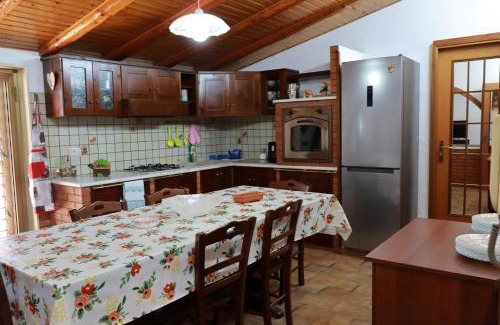Viagrande Apartment | Pet-Friendly Retreat at Attico La Terrazza, Rated 8.1/10