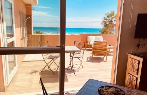 Poetto Apartment | Oceanfront Escape: Attico La Terrazza sul Mare, 4-Star Stay