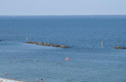 Lido di Pomposa Apartment | Pet-Friendly Attico Nettuno with Private Beach & Ocean View