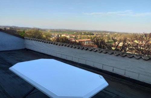 Volta Mantovana Apartment | Elegant Attico Piano Secondo: Family-Friendly Retreat