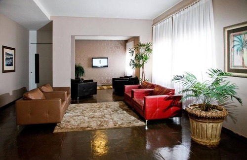 Segismundo Pereira Hotel | Discover Comfort at Attie Park Hotel with Pool & Spa