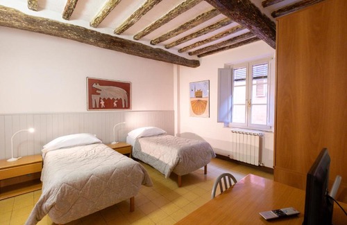 Siena Historical Center House | Discover Attilio Camere: Rated 9/10 with Hot Tub & Breakfast