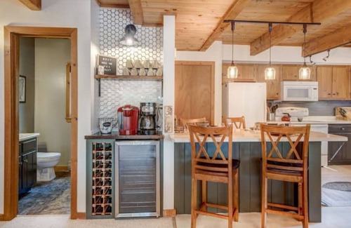 Intervale House | Attitash Family Favorite - Game Room & Cozy Gas Fireplace