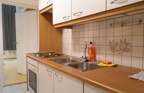 Neulerchenfeld Apartment | Cozy 1 BR Apartment Near Wiener Stadthalle with Kitchen