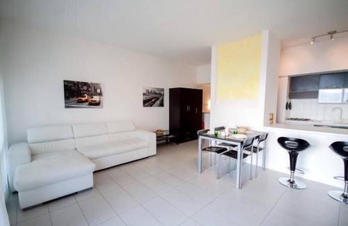 Susello Apartment | Inviting 2-Room Apartment with Pool and Lake View Retreat