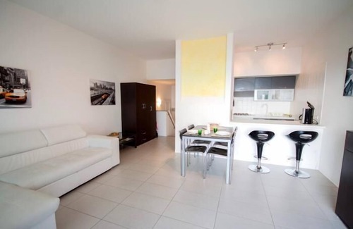 Susello Apartment | Inviting 2-Room Apartment with Pool and Lake View Retreat