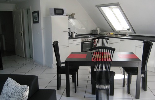 Munchen District Apartment | Elegant 2-Bedroom Apartment with Pool & Spa Amenities