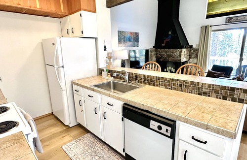 Kings Beach House | Perfect All-Season Townhome Near Northstar & Beach!