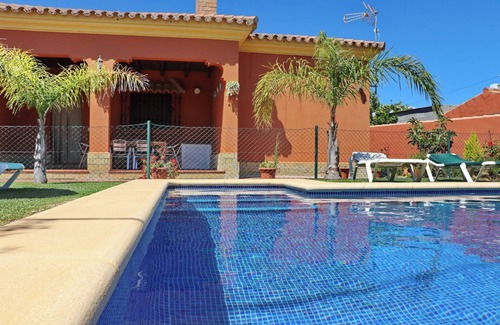 Campano House | Inviting Villa Retreat with Private Pool & Spa Amenities