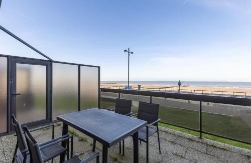 Middelkerke Apartment | Scenic Sea-View Studio - Pet Friendly Retreat Awaiting You