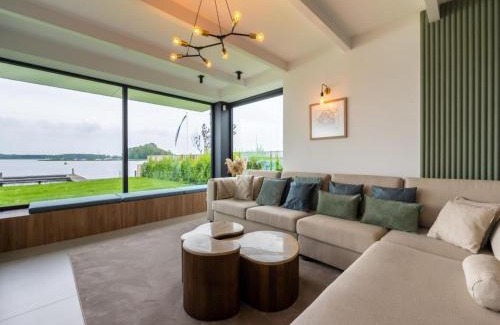 Kamperland House | Attractive villa with jetty