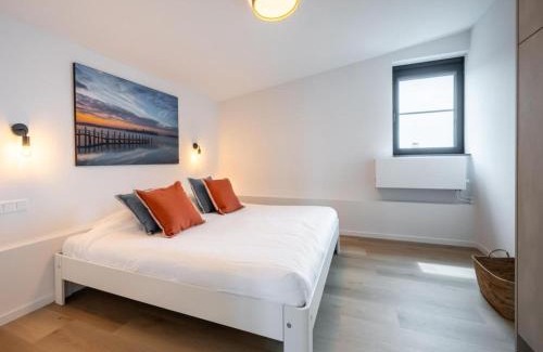 Kamperland House | Attractive villa with jetty
