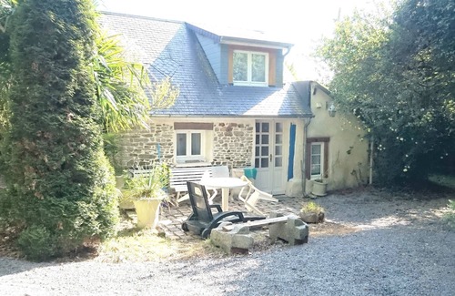 Bacilly House | Beautifully Restored Cottage with Ocean View & Garden