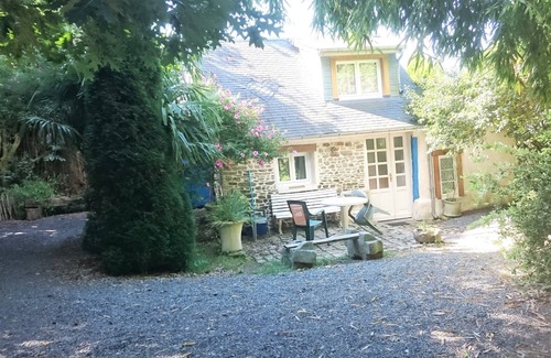 Bacilly House | Beautifully Restored Cottage with Ocean View & Garden