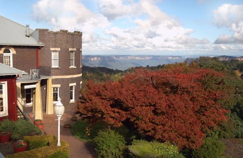 Katoomba House | Discover Attunga House: Family-Friendly with Pool & Breakfast