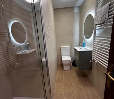 Burgos Apartment | Bright Duplex in Reyes Católicos with Free Parking & Breakfast