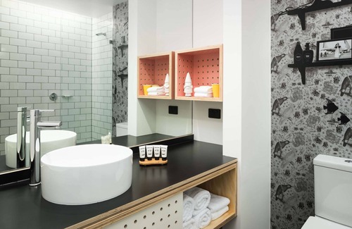 Adelaide Airport Hotel | Discover Atura Adelaide Airport: Top-Rated Stay with Amenities