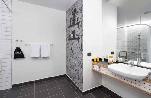 Adelaide Airport Hotel | Discover Atura Adelaide Airport: Top-Rated Stay with Amenities