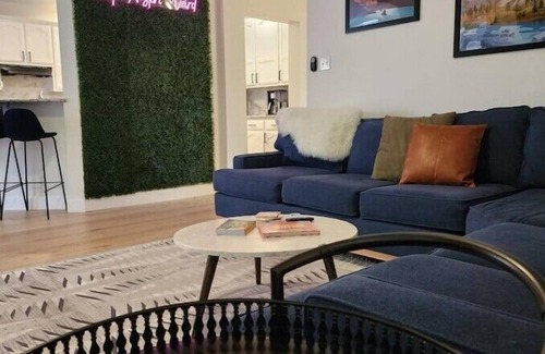 Woods Of Brushy Creek House | Unforgettable ATX Arcade & Poolside Oasis for Families!