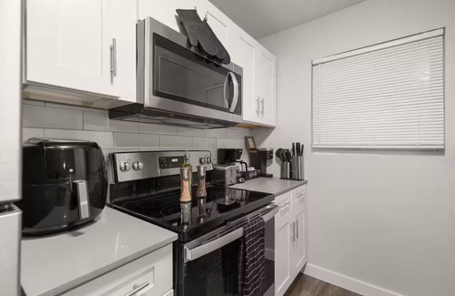 Hyde Park Apartment | ATX Casa Norte BnB ~ Near Hyde Park & UT Campus