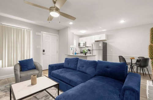 Hyde Park Apartment | ATX Casa Tranquila BnB ~ Near Hyde Park & UT