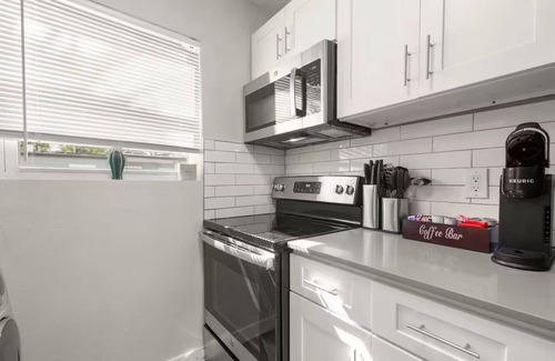 Hyde Park Apartment | ATX Casa Tranquila BnB ~ Near Hyde Park & UT