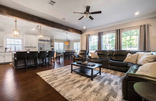 Scofield Farms House | Experience ATX Luxe: Golf, Hot Tub & Family-Friendly Fun