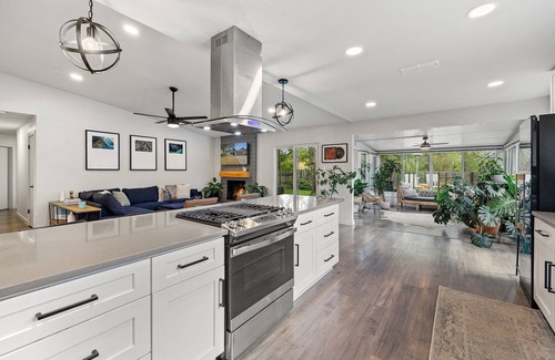 Austin House | Exceptional ATX Oasis: Perfect for Work and Play