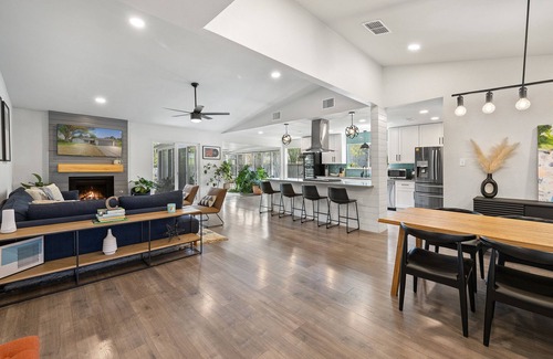 Austin House | Exceptional ATX Oasis: Perfect for Work and Play