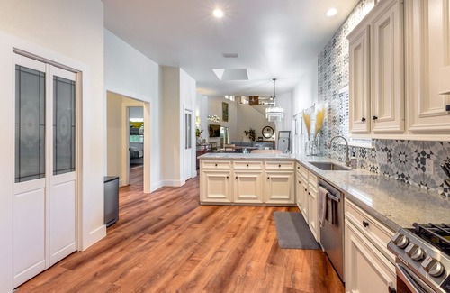 West Oak Hill House | ATX Treehouse: Pool, Spa & Firepit for Unforgettable Getaways