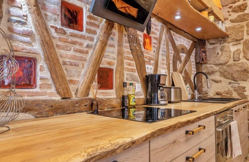 Figeac Apartment | Atypical accommodation in medieval center