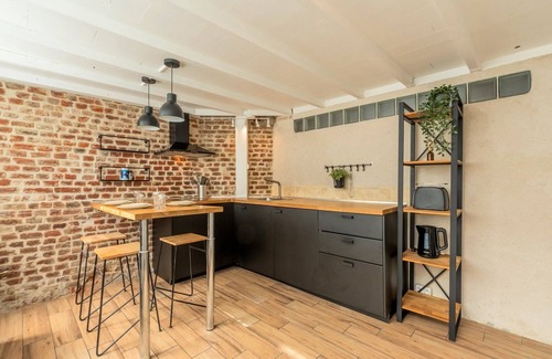 Historic Center Apartment | Unique Flat Stay in the Heart of Lille with Spa & Breakfast