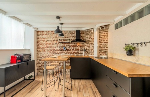 Historic Center Apartment | Unique Flat Stay in the Heart of Lille with Spa & Breakfast