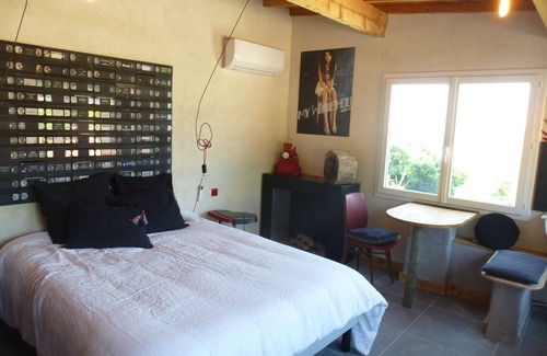 Roynac Bed & Breakfast | Unique 6-Bedroom Retreat by Saou Forest with Pool