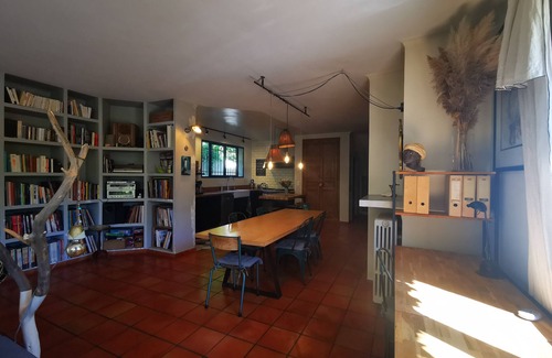Est House | ATYPICAL PROVENCAL COUNTRY HOUSE WITH SWIMMING POOL