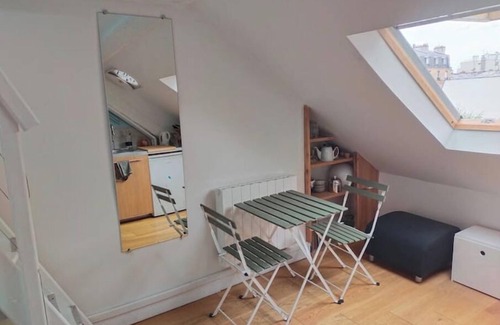 Vincennes Apartment | Atypical studio top floor + attic