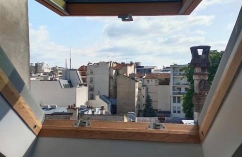 Vincennes Apartment | Atypical studio top floor + attic