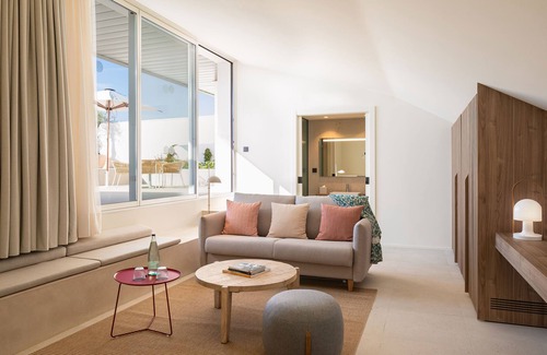 Santa Susanna Hotel | Discover Atzavara Hotel & Spa: 5-Star Oasis with Pool