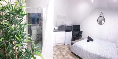 Joigny Apartment | Discover Au 36: Pet-Friendly Retreat in Joigny