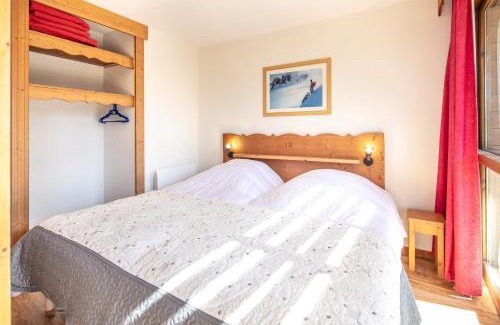 Chamrousse Apartment | Charming Au Bon Air: Ski-In Access & Family-Friendly Stays